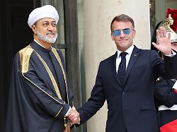france s president emmanuel macron r welcomes oman s sultan haitham bin tarik ahead of a meeting at the elysee presidential palace in paris on june 29 2026