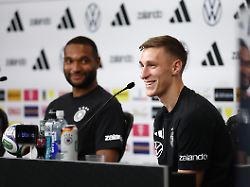 fussball nationalmannschaft deutschland pressekonferenz vor dem ersten wm spiel gegen curacao nico schlotterbeck r und jonathan tah nehmen an einer pk teil