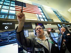 futures options traders work on the floor at the new york stock exchange s nyse american amex in new york city u s june 1 2026