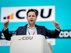 johannes winkel vorsitzender der ju spricht beim cdu bundesparteitag