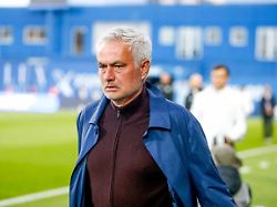 jose mourinho head coach of sl benfica during the primeira liga match between gd estoril praia and sl benfica at estadio antonio coimbra da mota in estoril portugal on may 16 2026