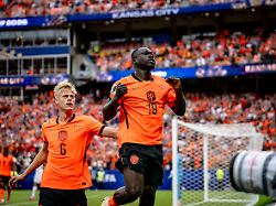 kansas city brian brobbey of the netherlands celebrates the 2 0 jan paul van hecke of the netherlands during the 2026 world cup at arrowhead stadium on june 25 2026 in kansas city united states