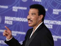 lionel richie at the 12th annual breakthrough prize ceremony 2026 held at the barker hangar on april 18 2026 in santa monica los angeles california united states