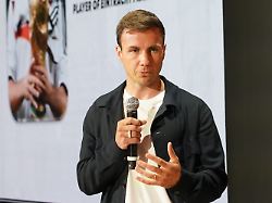 mario goetze zu gast im german house of soccer der staendigen fan botschaft des dfb waehrend der fussball weltmeisterschaft in manhattan new york 24 06
