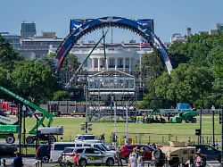 may 30 2026 washington distirct of columbia united states contractors work on construction and preparations on the white house south lawn ahead of the planned ufc freedom 250 event