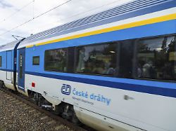 personenzug der ceske drahy am bahnhof radebeul ost radebeul sachsen deutschland