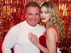 peter klein mit freundin yvonne woelke premiere reality show die abrechnung der promi showdown auf prosieben und joyn in berlin festsaal kreuzberg am 04 11