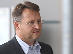 robert sesselmann afd landrat in thueringen einzelbild angeschnittenes einzelmotiv portraet portrait portraet 14 bundesparteitag der afd alternative fuer deutschland am 28 07