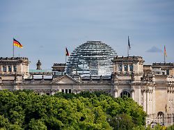 symbolfoto blick auf das reichstagsgebaeude in berlin berlin 05 06 2026
