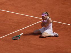 tennis frauen grand slam french open finale m chwalinska polen m andrejewa die russin mirra andrejewa jubelt nach ihrem sieg