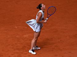 tennis french open roland garros paris france june 4 2026 ukraine s marta kostyuk reacts during her semi final match against russia s mirra andreeva reuters stephanie lecocq
