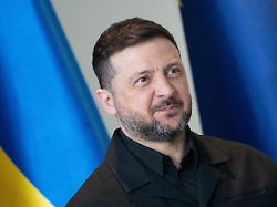 ukrainischer praesident wolodymyr selenskyj waehrend der gemeinsamen pressekonferenz