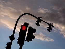 wie lang zeigt diese ampel schon rot eine einfache schaetzung reicht vor gericht unter umstaenden nicht aus um rotlichtsuender hart zu bestrafen