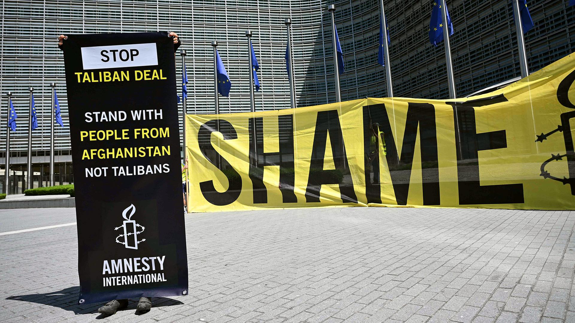 amnesty aktivist bruessel 100