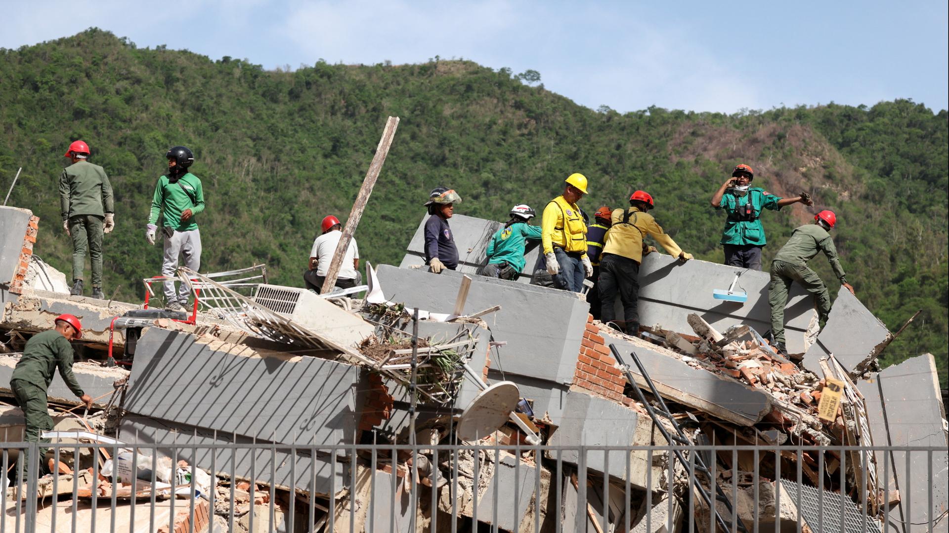 caracas erdbeben suche 100