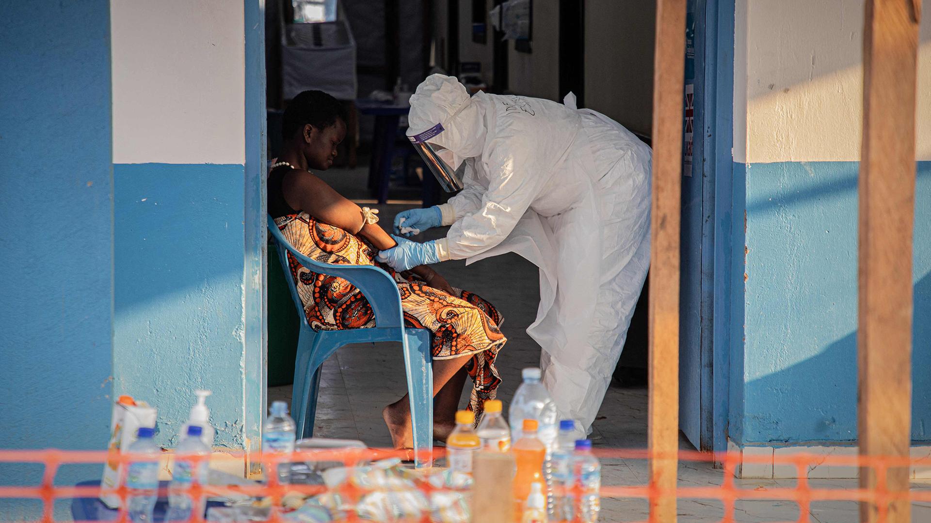 ebola patientin 100