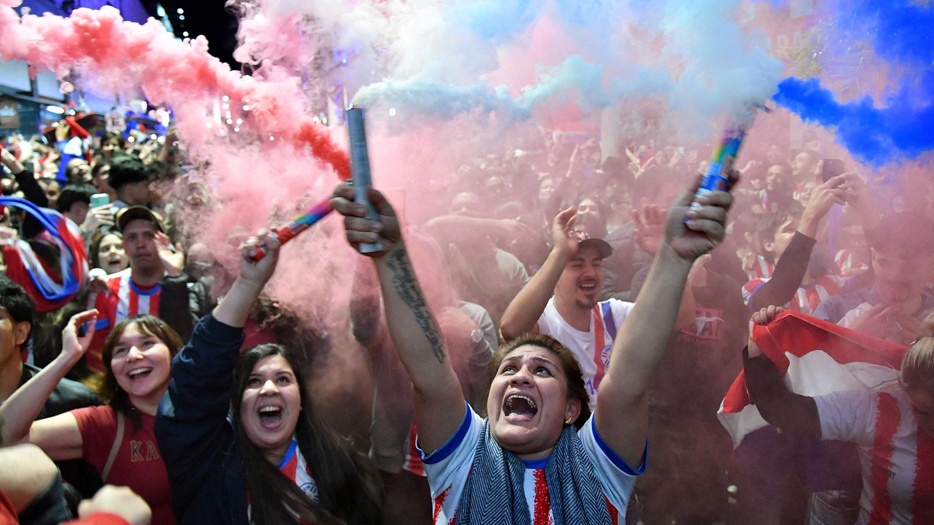 fans paraguay 100