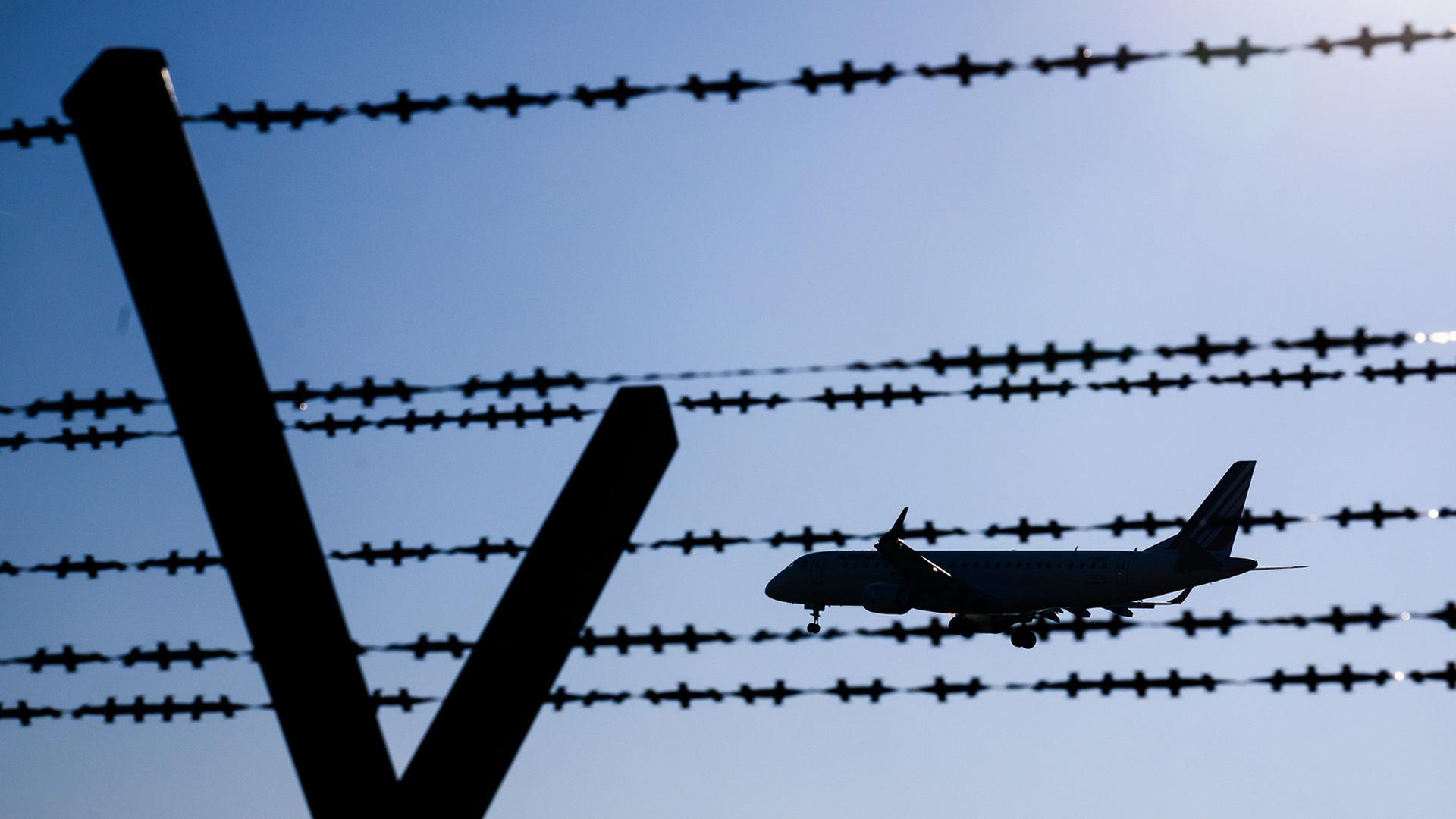 flugzeug stracheldraht 100