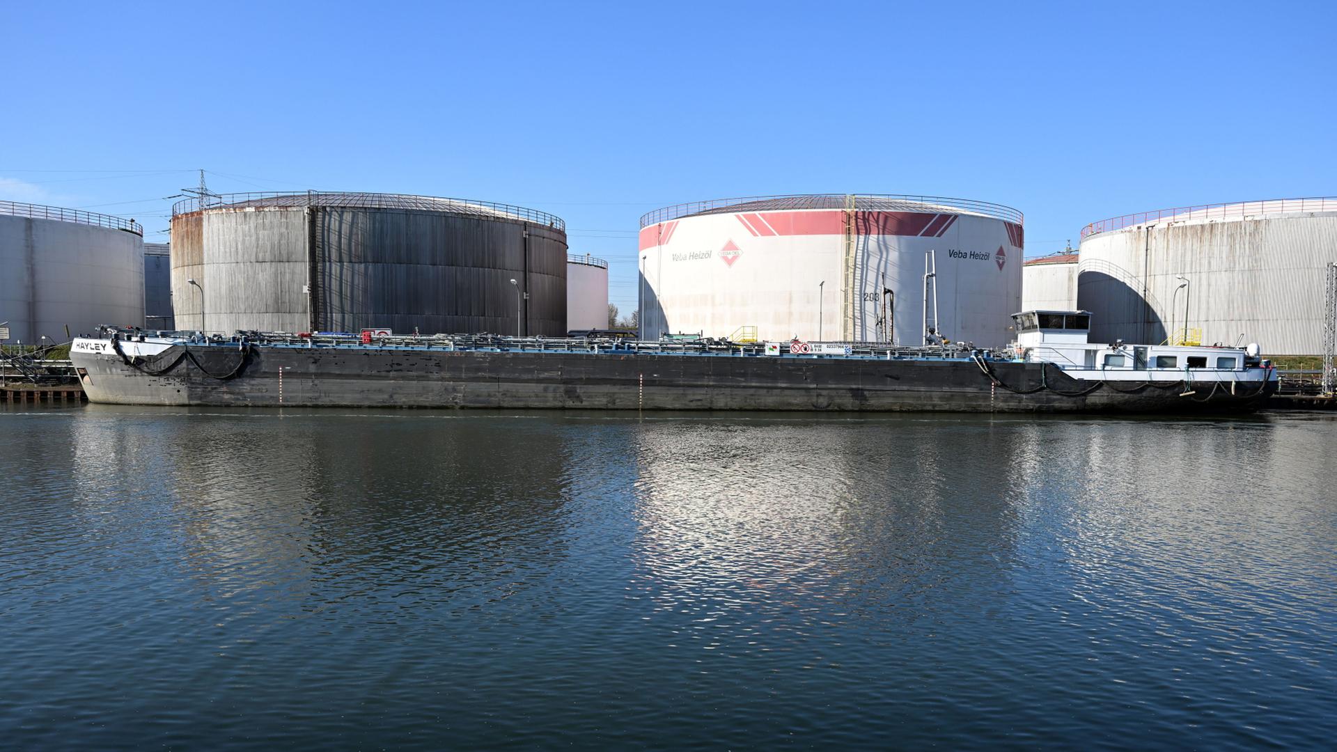 gelsenkirchen oeltanks tankschiff 100