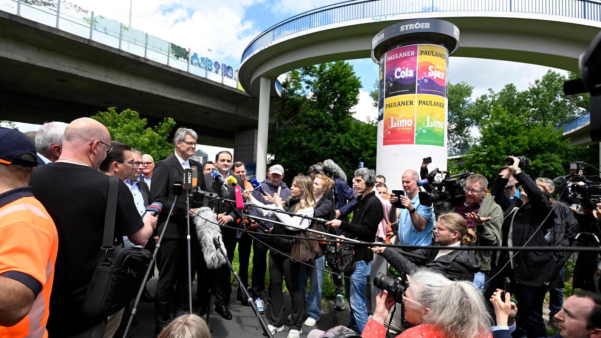 patrick schnieder bonn bruecke 100