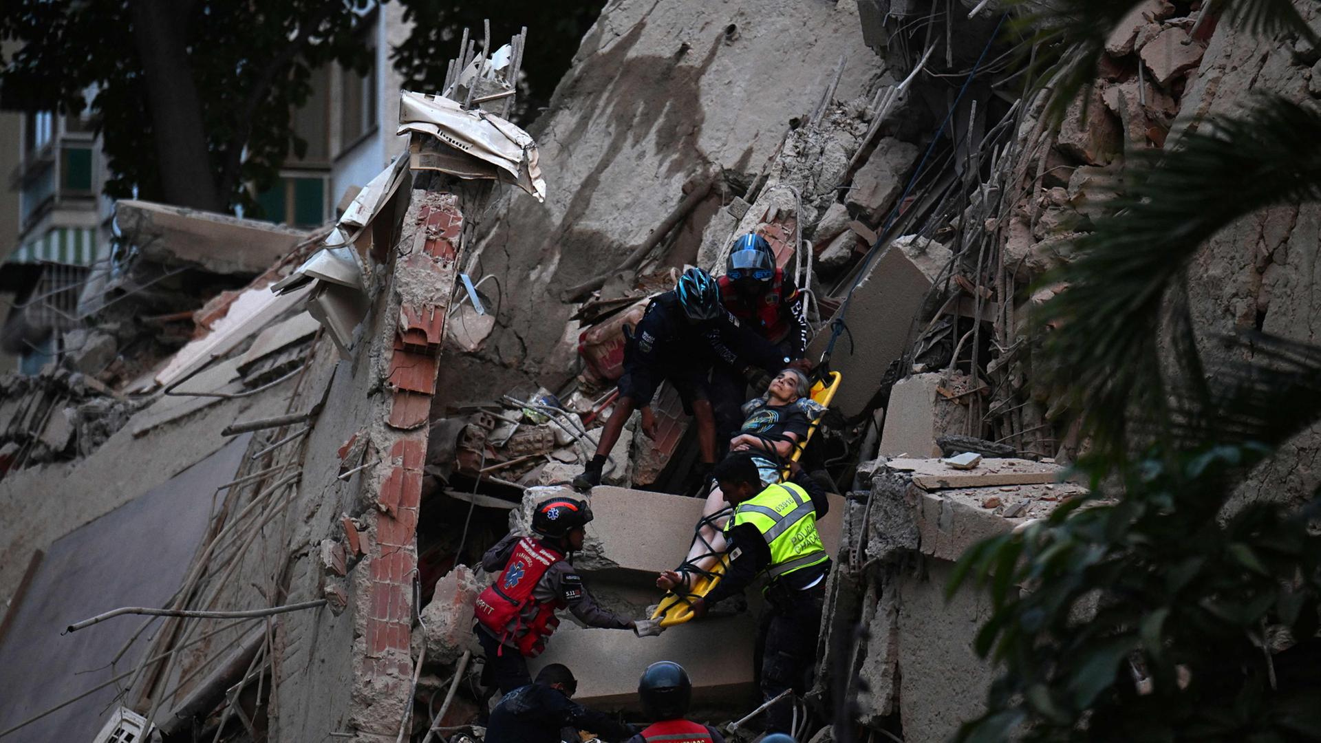 venezuela erdbeben caracas 100