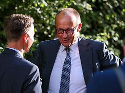 27 05 2026 politik bundeskanzler friedrich merz cdu zu gast als festredner beim festakt in der schuetzenhalle huesten bei arnsberg 80 jahre neheim huestener programm