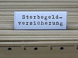 29 04 2023 borkwalde brandenburg an einem haengeregister steht der schriftzug sterbegeldversicherung