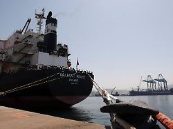 a bulk carrier docked at the port of fujairah as the u s israel conflict with iran limits marine traffic in the strait of hormuz in fujairah united arab emirates may 6 2026