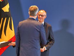 berlin deutschland amtssitz am spreebogen entlassung und ernennung von ministern durch den bundespraesidenten patrick schnieder und friedrich merz