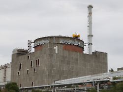blick auf einen block des kernkraftwerks saporischschja 1