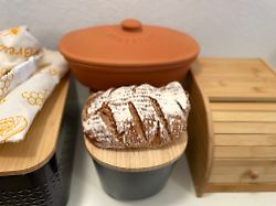 brotkaesten und brotbeutel im ntv produkt check welches brot bleibt am laengsten frisch ohne zu schimmeln