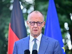 bundeskanzler friedrich merz cdu gibt eine pressekonferenz im kanzleramt in berlin zu personellen veraenderungen in regierung und cdu
