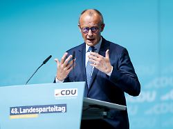 bundeskanzler friedrich merz cdu spricht beim landesparteitag der cdu nordrhein westfalen
