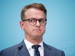 carsten linnemann cdu generalsekretaer spricht bei einer pressekonferenz nach den gremiensitzungen der cdu im konrad adenauer haus