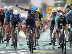 cycling tour de france stage 12 circuit nevers magny cours to chalon sur saone chalon sur saone france july 16 2026 soudal quick step s tim merlier celebrates winning stage 12 reuters gonzalo fuentes