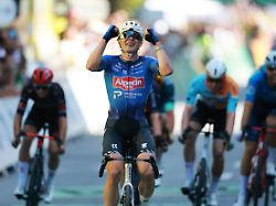 cycling tour de france stage 17 chambery to voiron voiron france july 22 2026 alpecin premier tech s jasper philipsen celebrates winning stage 17 reuters stephanie lecocq