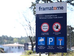 der blick auf ein zugangstor des werks der framatome advanced nuclear fuels gmbh 1