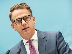 der cdu generalsekretaer aeussert sich nach den gremiensitzungen seiner partei zur rentenkommission