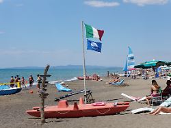 der strand von marina di castagneto carducci