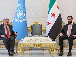 der syrische uebergangspraesident ahmed al scharaa r empfaengt un generalsekretaer antonio guterres im volkspalast in damaskus