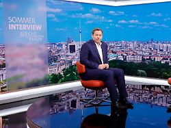 deutschland berlin ard sommerinterviews starten vizekanzler bundesfinanzminister und spd vorsitzender lars klingbeil moderator matthias deiss