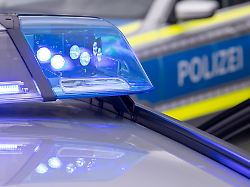 die polizei fahndete in der umgebung der wohnung nach den taetern