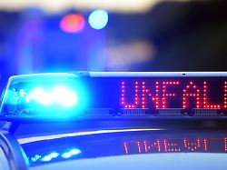 die polizei sperrt die autobahn