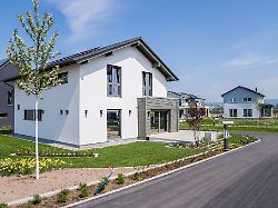 die schoene fassade taeuscht nicht ueber die rechnung hinweg ohne 20 bis 30 prozent eigenkapital wird die vollfinanzierung laut verbraucherschuetzern schnell zur wette