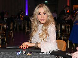 dolly buster am pokertisch bei der promi charity poker night 2025 in wuppertal 31 05