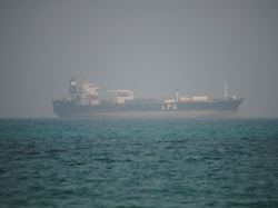 ein lpg tanker fluessiggas faehrt in den gewaessern noerdlich der strasse von bab al mandab