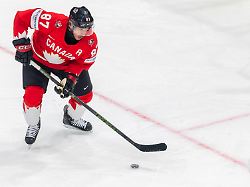 eishockey maenner weltmeisterschaft vorrunde gruppe b kanada schweden bcf arena kanadas sidney crosby l schiebt den puck an schwedens torwart magnus hellberg vorbei