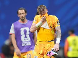 england goalkeeper jordan pickford 1 reacts at the end of the world cup semifinal soccer match between england and argentina in atlanta wednesday july 15 2026