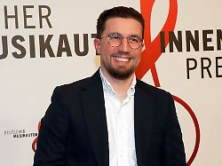 friedrich kautz kuenstlername prinz pi bei verleihung deutscher musikautor innenpreis 2022 im hotel ritz carlton berlin redaktion laurent berlin 24 03
