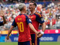 fussball maenner wm 2026 spanien belgien viertelfinale los angeles stadion in inglewood der spanier fabian ruiz r freit sich nach seinem tor zum 1 0 mit dani olmo